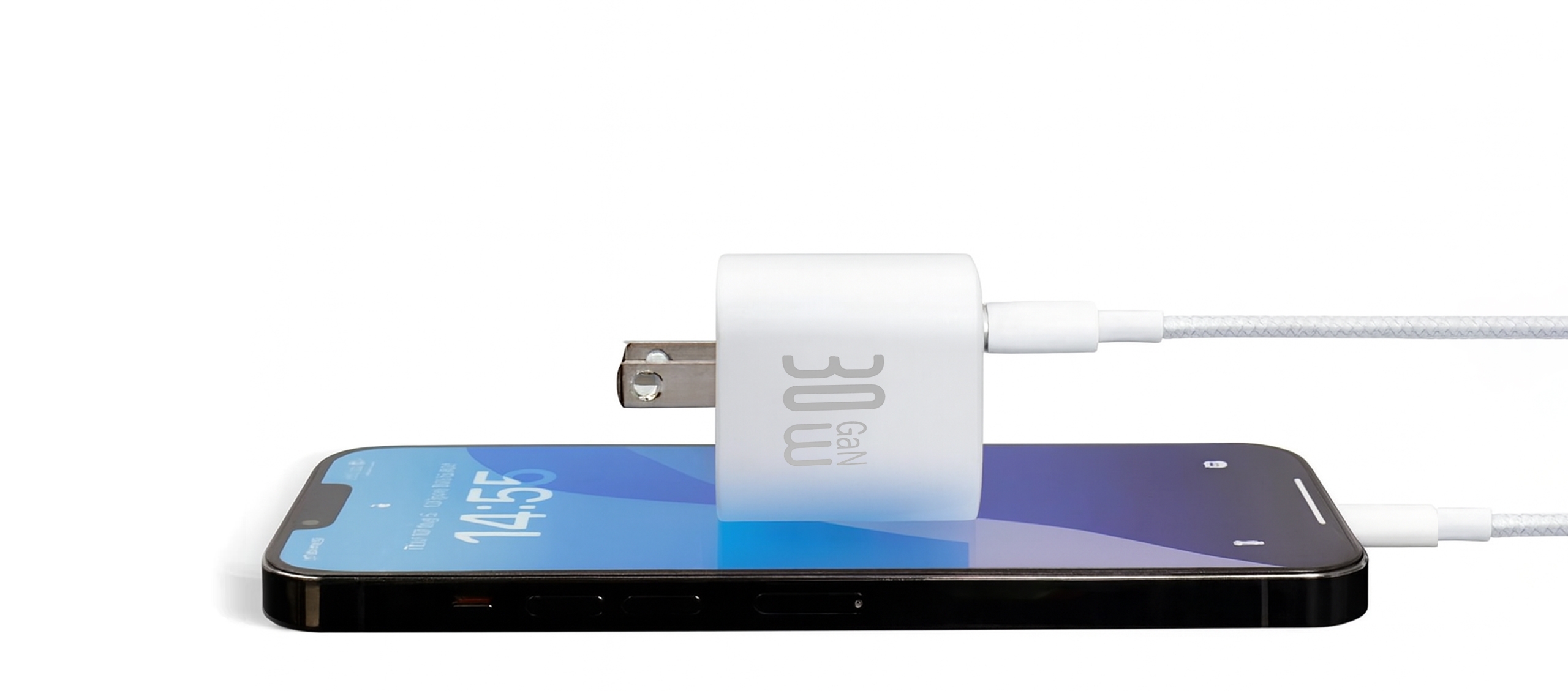 Nhỏ gọn, công suất mạnh mẽ

Tích hợp công nghệ thông minh giúp rút ngắn thời gian sạc, hạn chế nóng máy và kéo dài tuổi thọ cho thiết bị của bạn.